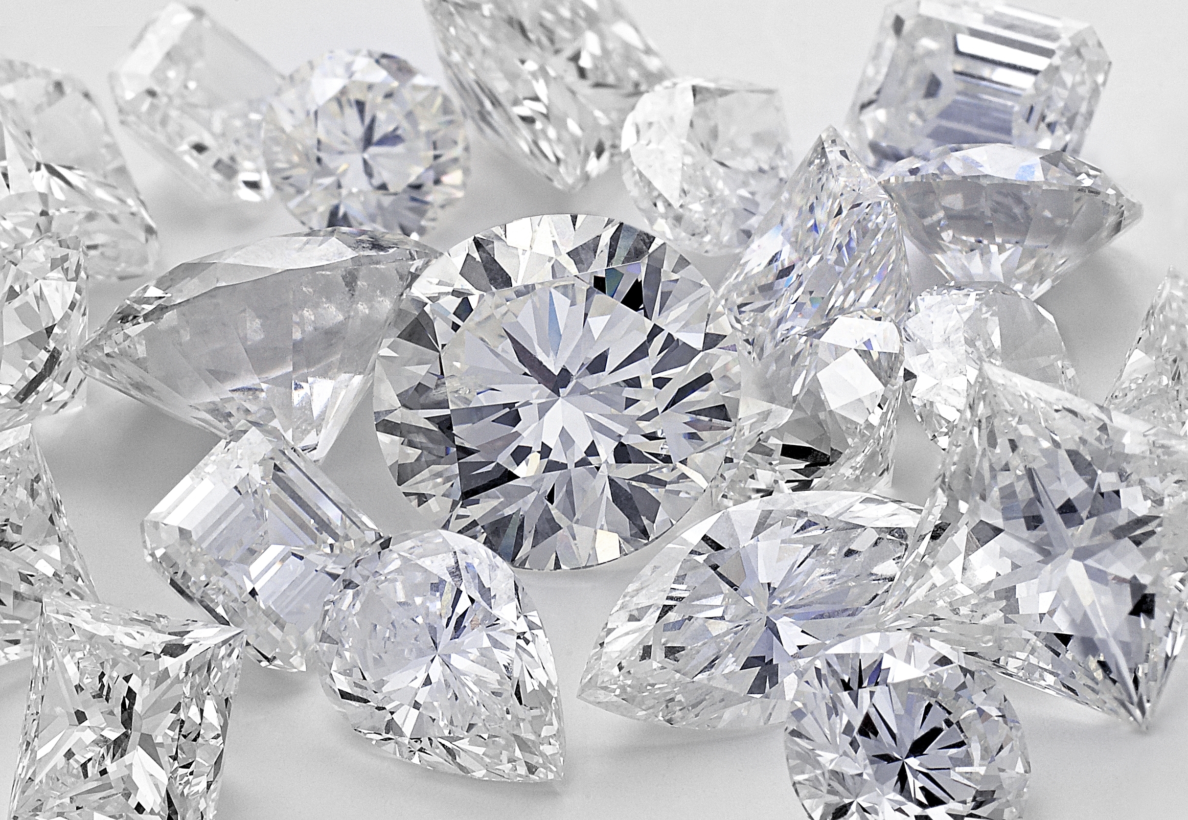 Starting a Diamond Jewelry Business: Wholesale Vs Retail